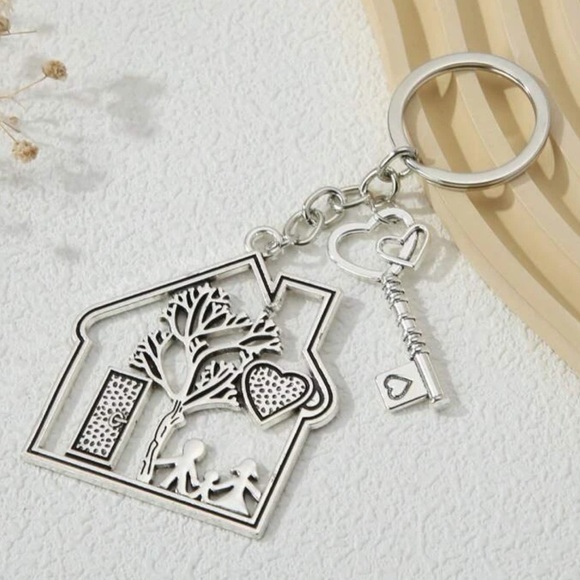 Hollow Out Home House Charm Keychain Silver Plated HeartDoor  Key Couple Gift - Picture 4 of 5